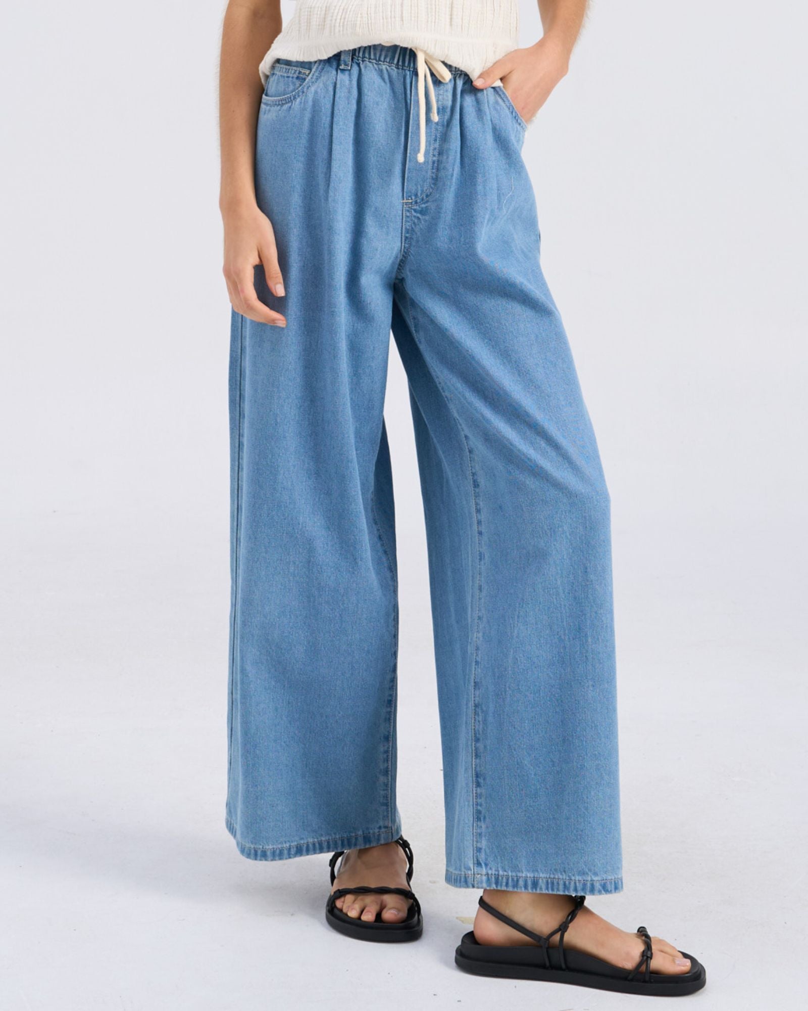 VMVALERIA WIDE LEG JEANS